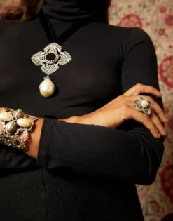 Majorica Anillo De Perla Peregrina Con Filigrana En Flor| Anillos Grandes