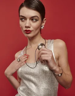 Majorica Anillo Le Palm Grande En Acero Con Perla Blanca| Anillos Grandes