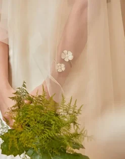 Majorica Brazalete Novia Santorini Bianco Ajustable Con Flores Nacaradas Y Perlas| Brazaletes Rígidos