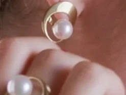 Majorica Colgante Con Perla Petra En Acero Dorado| Colgantes Con Cadena