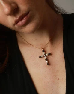 Majorica Colgante Cruz Dorado Con Perlas Tahiti Y Blancas| Colgante Cadena