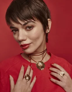 Majorica Collar Le Palm En Acero Dorado Con Perla Blanca Y Cordon De Seda Marron| Colgantes Con Cadena