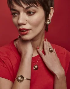 Majorica Pendientes Le Palm En Acero Dorado Con Cierre Omega| Pendientes Cortos