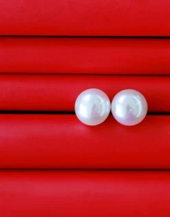 Majorica Pendientes Nuada Dorados Con Perla Blanca 10Mm Redonda Aplastada| Pendientes Cortos